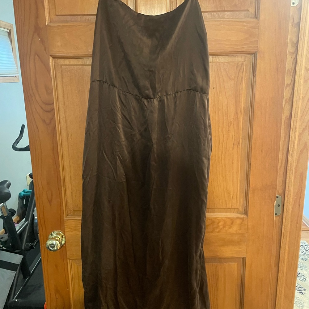 Reformation chocolate silk dress - Picture 2 of 3